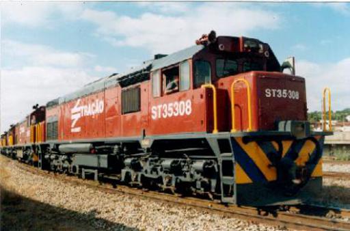 Tração: Second-Hand diesel locomotives imported from South Africa,
regauged for Meter track, near Belo Horizonte