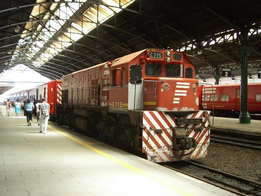 Retiro Belgrano, shunting of a train of Ferrovías, Buenos Aires.