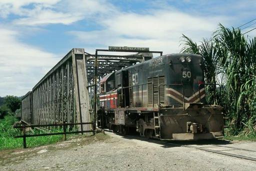 Diesellok GE U6B im Einsatz als Rangierlokomotive in den Bananenfeldern im Valle de Estrella.
