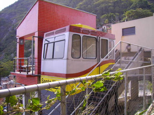 Car at the upper stop (stop 5), Dona Marta.