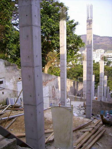 Lower funicular under construction. Dona Marta.