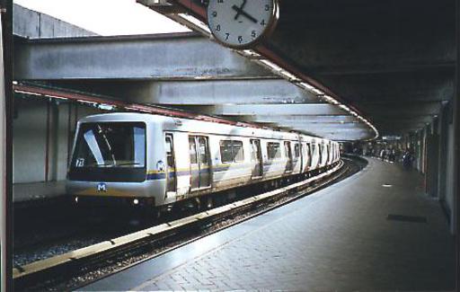 Metrô at São Cristovão, Rio de Janeiro, Line 2, new 4-car trains.