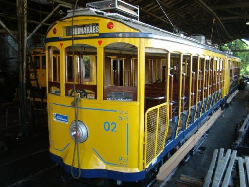 Tram Santa Teresa: One of the reconstructed tram cars which can be distinguished by the equipment on the roof.