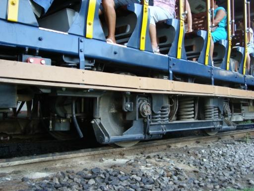 Tram Santa Teresa: Underframe of the new cars. On the left the sander.