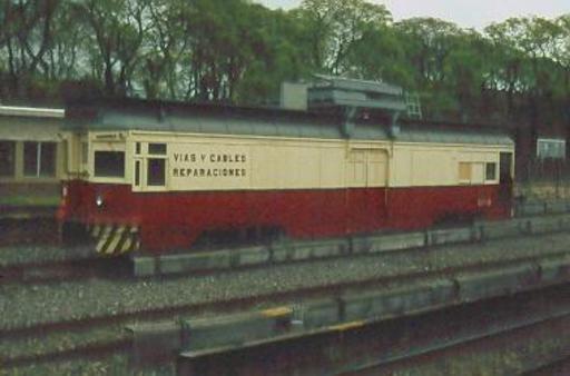 Car 3758: F. Lacroze, 27/10/79, 1435 mm, FC Urquiza, trolley and 3rd rail, former LRT car, converted to a works car for track and current collection.