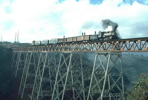 "Puente de las vacas" in the urban area of Guatemala City.