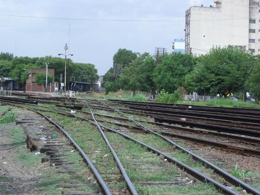 Die Kreuzung in Haedo wird nur von Güterzügen der ALL Central befahren.