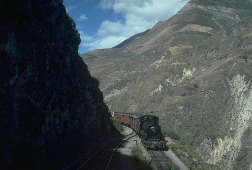Mountain engine 58 at the upper setting-back track of the Devil's Nose, Ecuador.