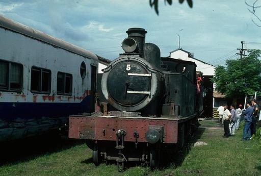 Tender steam engine 5, km 91, Sapucay.