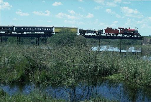 River bridge, between San Salvador and J.L.Oviedo.